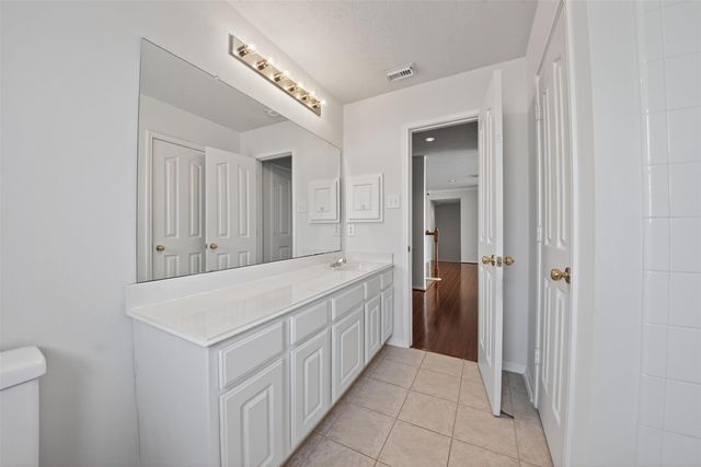 7907 Swan Hollow Court, Houston, TX 77041