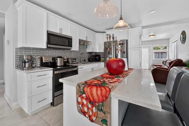 946 Mcintosh Street, West Palm Beach, FL 33405