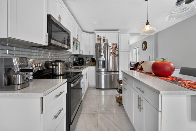 946 Mcintosh Street, West Palm Beach, FL 33405