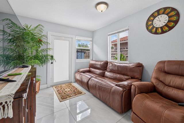 946 Mcintosh Street, West Palm Beach, FL 33405