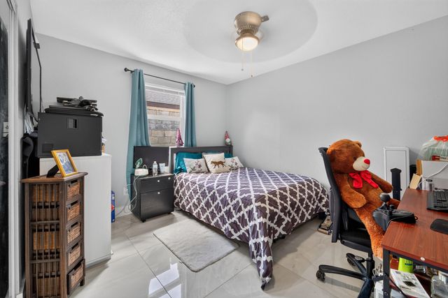 946 Mcintosh Street, West Palm Beach, FL 33405