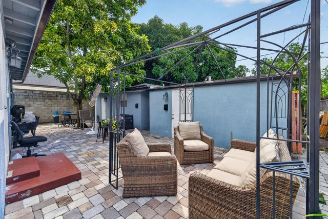 946 Mcintosh Street, West Palm Beach, FL 33405