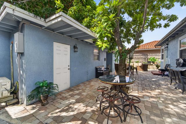 946 Mcintosh Street, West Palm Beach, FL 33405