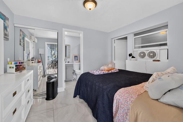 946 Mcintosh Street, West Palm Beach, FL 33405