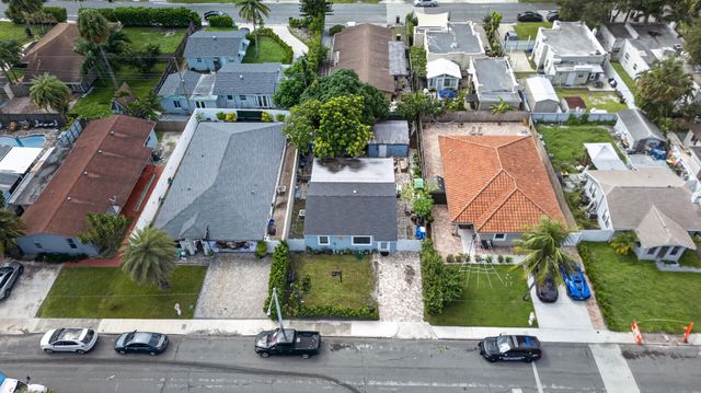946 Mcintosh Street, West Palm Beach, FL 33405