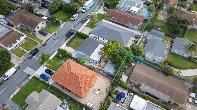946 Mcintosh Street, West Palm Beach, FL 33405