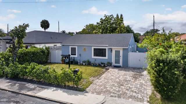 946 Mcintosh Street, West Palm Beach, FL 33405