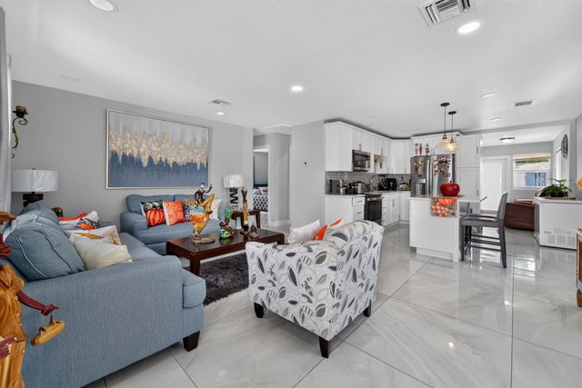 946 Mcintosh Street, West Palm Beach, FL 33405