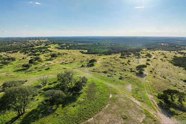 0 Fair Ranch Rd, Leakey, TX 78873