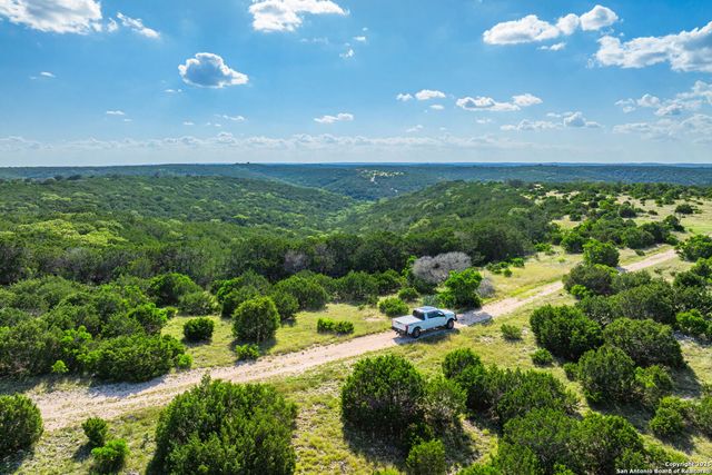 0 Fair Ranch Rd, Leakey, TX 78873