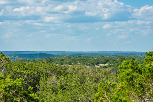 0 Fair Ranch Rd, Leakey, TX 78873