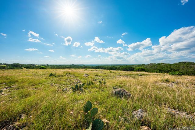 0 Fair Ranch Rd, Leakey, TX 78873