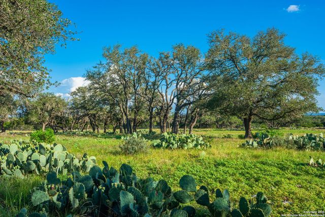 0 Fair Ranch Rd, Leakey, TX 78873