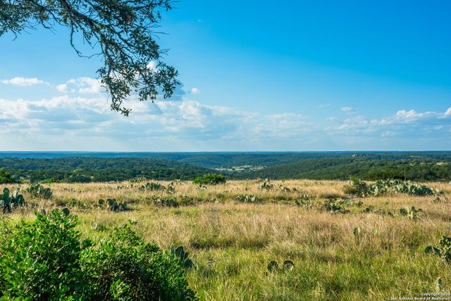 0 Fair Ranch Rd, Leakey, TX 78873