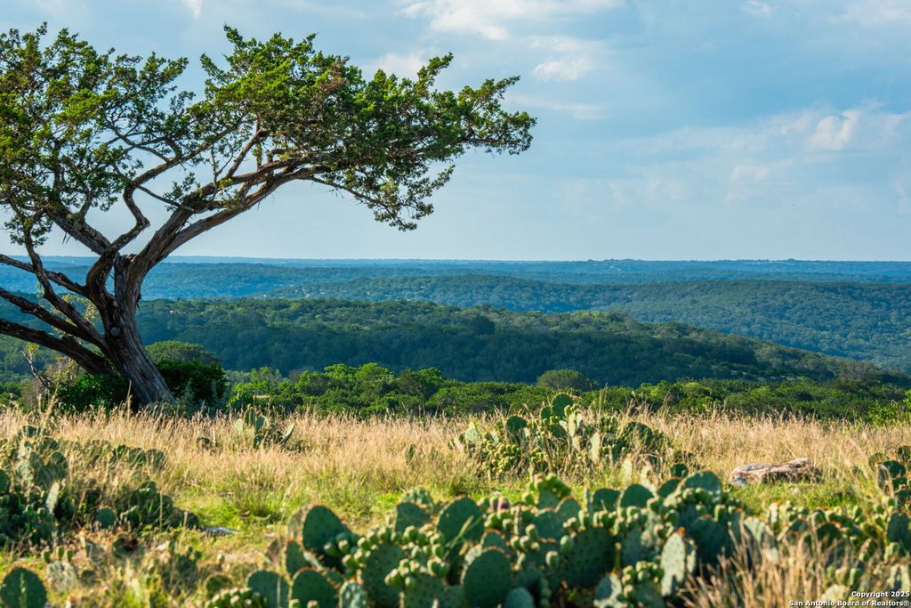 0 Fair Ranch Rd, Leakey, TX 78873