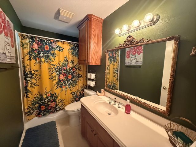 9715 Ravenswood Road, Granbury, TX 76049