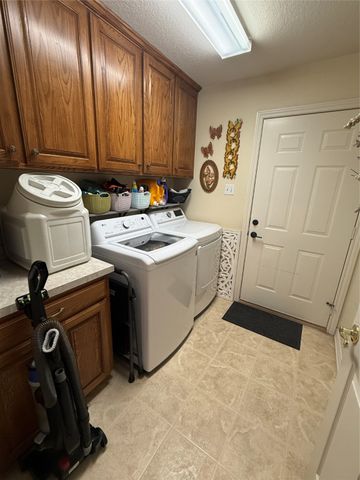 9715 Ravenswood Road, Granbury, TX 76049