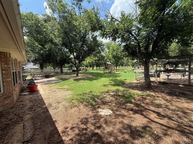 9715 Ravenswood Road, Granbury, TX 76049
