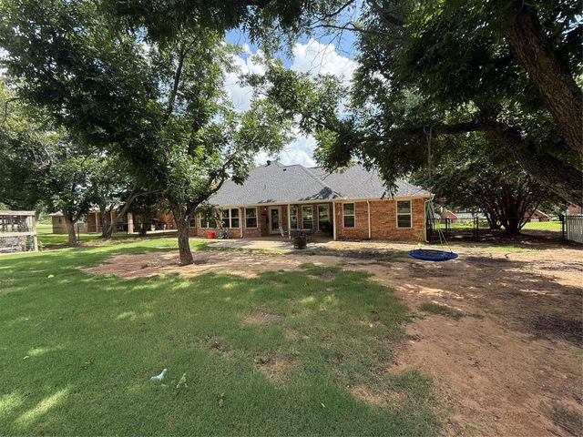 9715 Ravenswood Road, Granbury, TX 76049