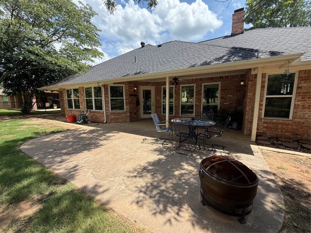 9715 Ravenswood Road, Granbury, TX 76049