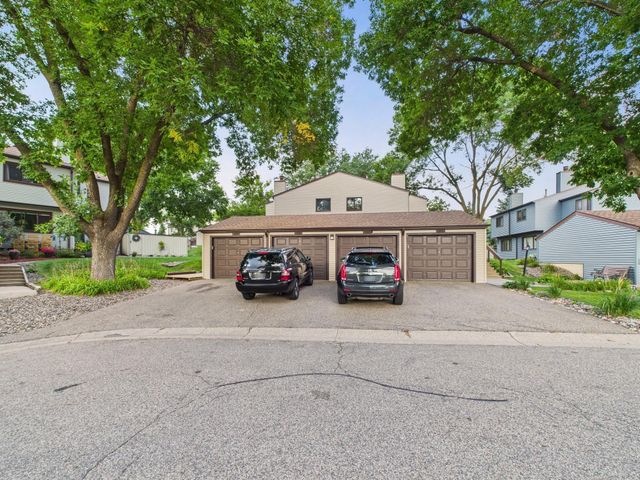 6359 Saint Johns Drive, Eden Prairie, MN 55346