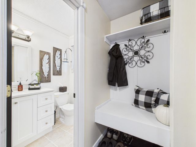 6359 Saint Johns Drive, Eden Prairie, MN 55346