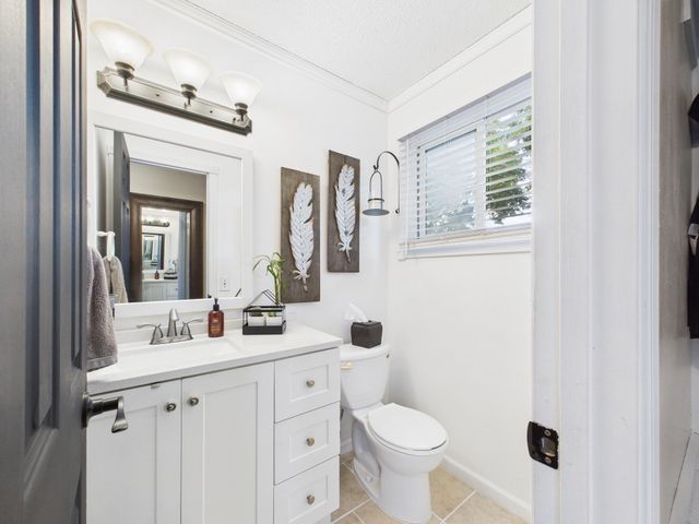 6359 Saint Johns Drive, Eden Prairie, MN 55346