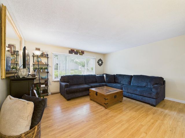 6359 Saint Johns Drive, Eden Prairie, MN 55346