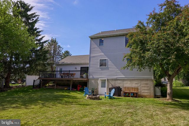 1550 PUTNAM DR, Lancaster, PA 17602