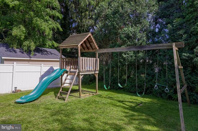1550 PUTNAM DR, Lancaster, PA 17602