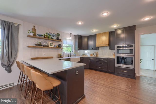 1550 PUTNAM DR, Lancaster, PA 17602