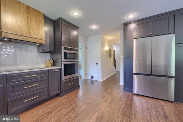 1550 PUTNAM DR, Lancaster, PA 17602