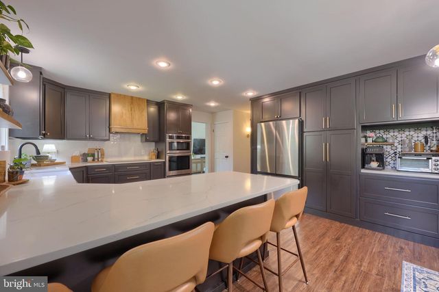 1550 PUTNAM DR, Lancaster, PA 17602