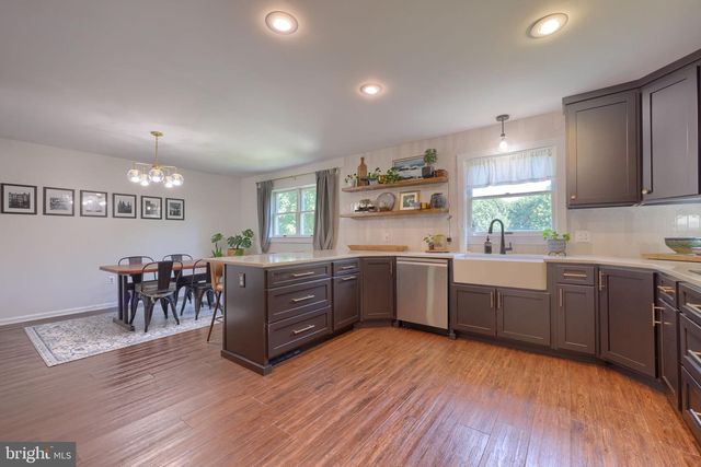 1550 PUTNAM DR, Lancaster, PA 17602