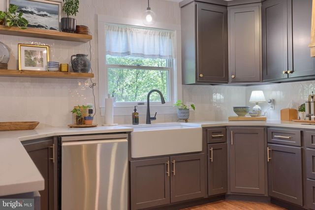 1550 PUTNAM DR, Lancaster, PA 17602