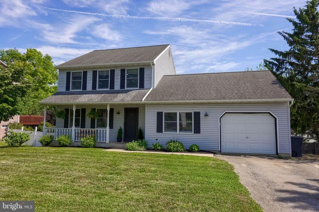 1550 PUTNAM DR, Lancaster, PA 17602