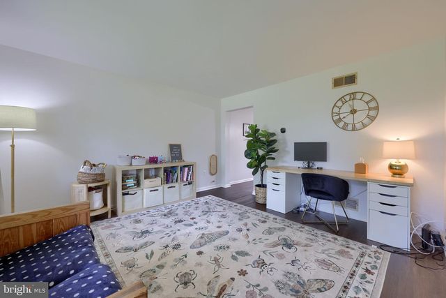 1550 PUTNAM DR, Lancaster, PA 17602