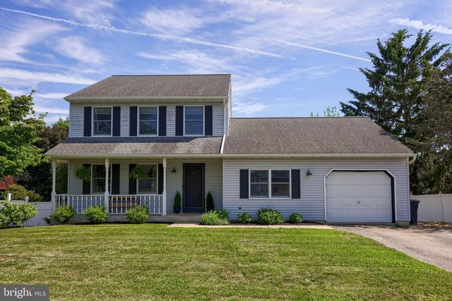 1550 PUTNAM DR, Lancaster, PA 17602