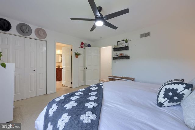 1550 PUTNAM DR, Lancaster, PA 17602