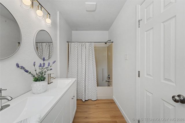 920 N Woodview Drive, Skiatook, OK 74070