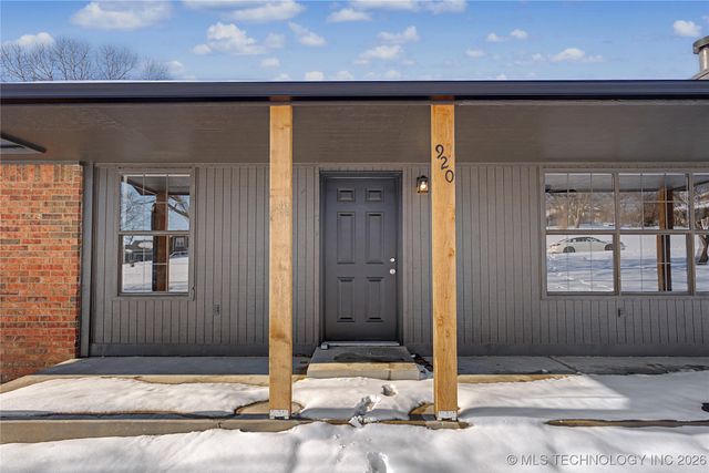 920 N Woodview Drive, Skiatook, OK 74070