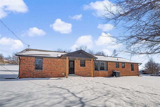 920 N Woodview Drive, Skiatook, OK 74070