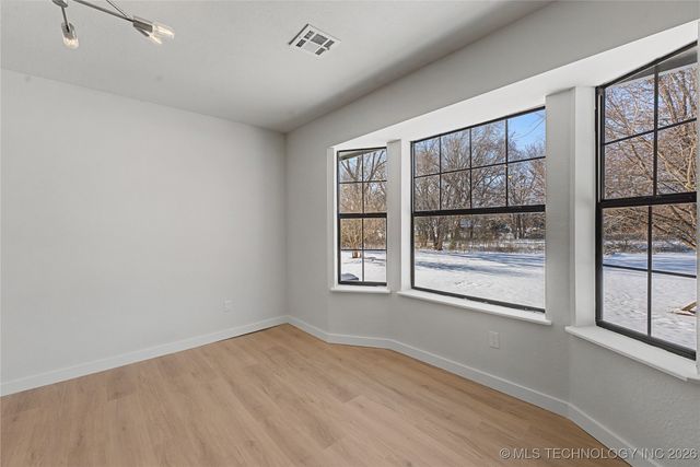 920 N Woodview Drive, Skiatook, OK 74070