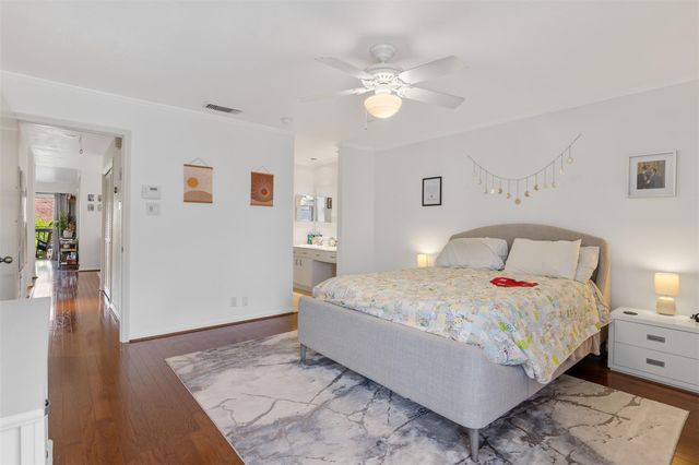 2829 Timmons Lane 228, Houston, TX 77027