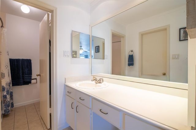 2829 Timmons Lane 228, Houston, TX 77027