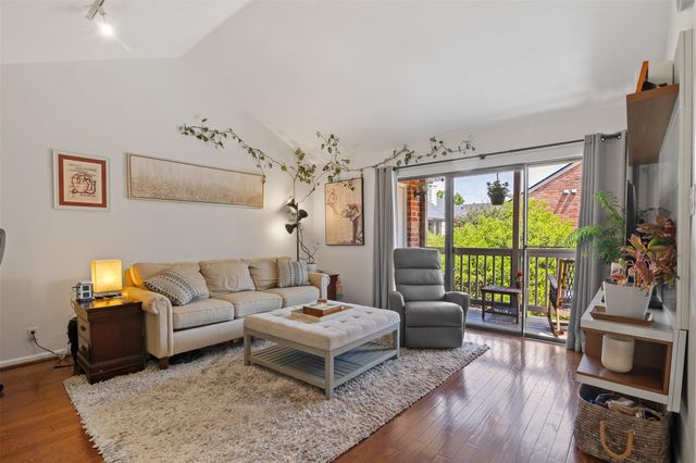 2829 Timmons Lane 228, Houston, TX 77027