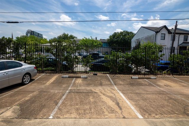 2829 Timmons Lane 228, Houston, TX 77027