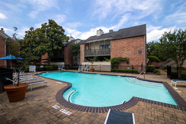 2829 Timmons Lane 228, Houston, TX 77027