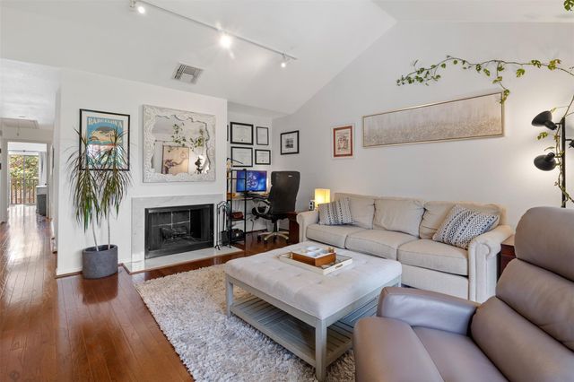 2829 Timmons Lane 228, Houston, TX 77027