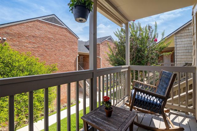 2829 Timmons Lane 228, Houston, TX 77027